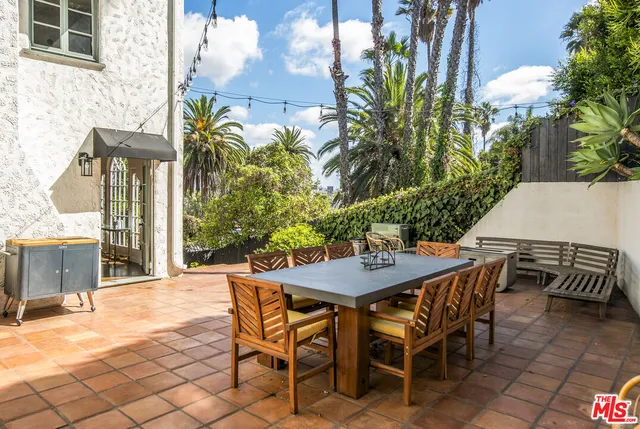 $2,099,000 | 6749 Whitley Terrace, Los Angeles, CA 90068
