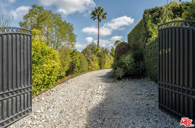 $2,099,000 | 6749 Whitley Terrace, Los Angeles, CA 90068