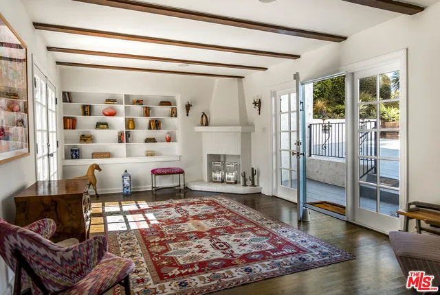 $2,099,000 | 6749 Whitley Terrace, Los Angeles, CA 90068