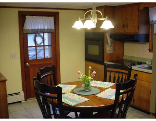 22 Columbia Road North Andover, MA 01845 - Photo 5 of 12 Gallery Image 5