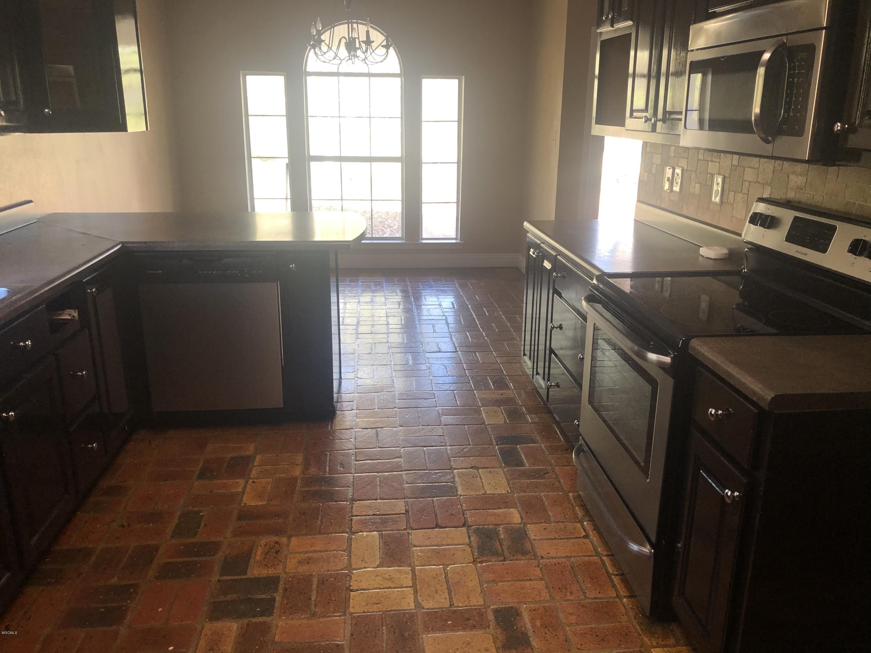 15324 Wolf Ridge Road Moss Point, MS 39562 - Photo 12 of 31 F921B565-54FD-4A2A-A893-C9566108700D