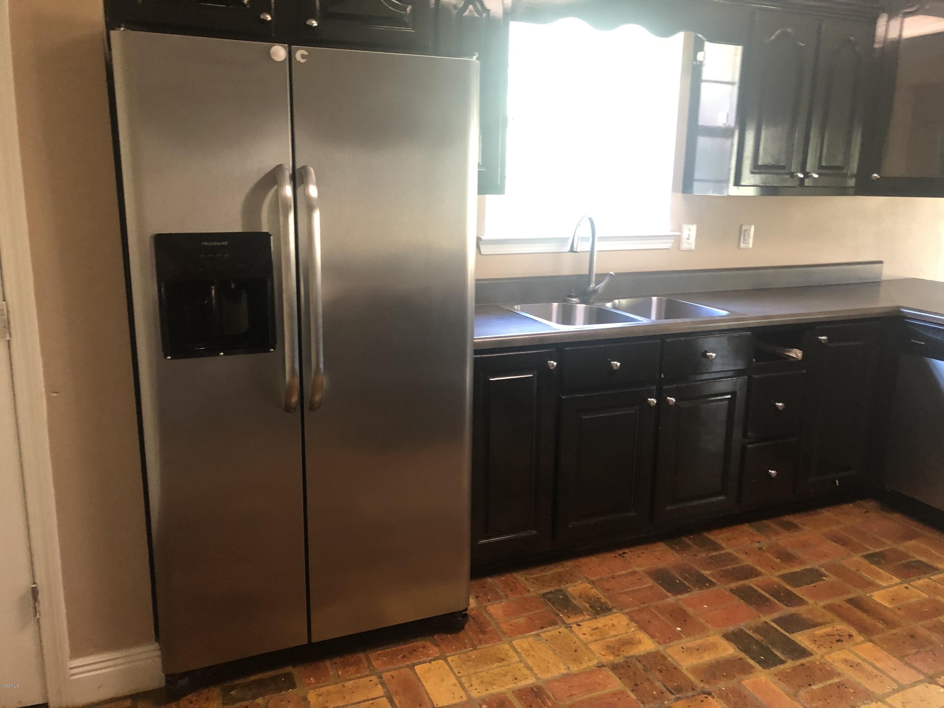 15324 Wolf Ridge Road Moss Point, MS 39562 - Photo 13 of 31 76544AF1-B46E-4344-A00D-C0B676F6C659