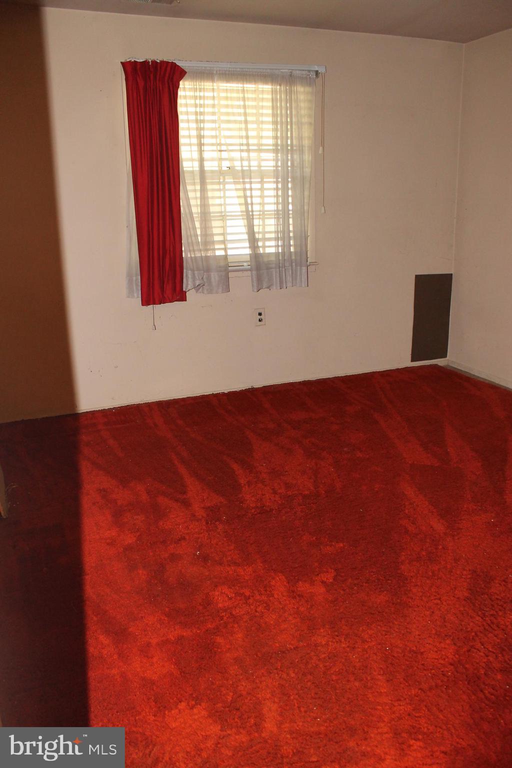 9309 Cross Bow Road Fort Washington, MD 20744 - Photo 26 of 32 Lower-Level Bedroom