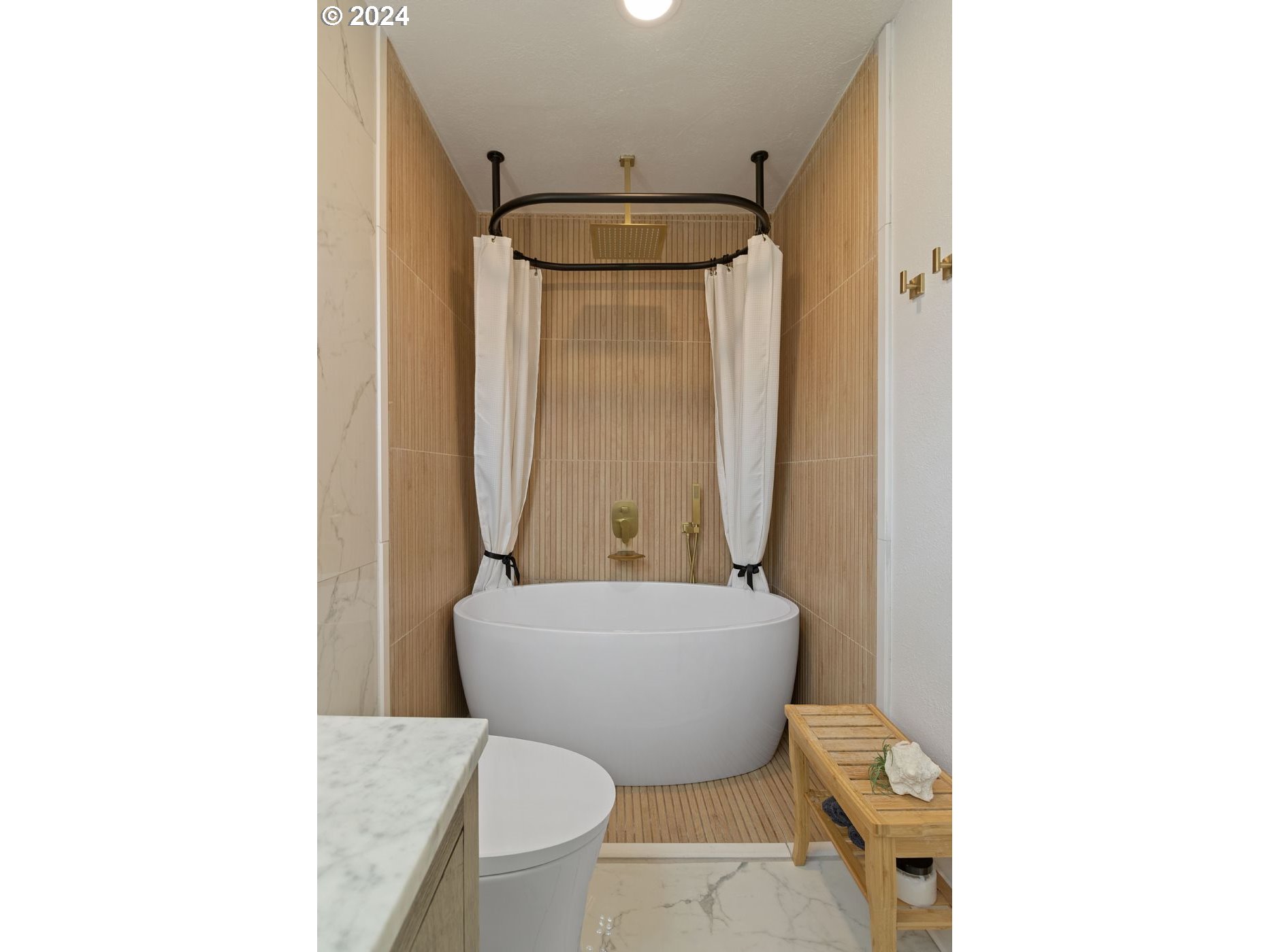 200 Southwest Burnham Road, Unit 410 Lake Oswego, OR 97034 - Photo 14 of 20 Gallery Image 14