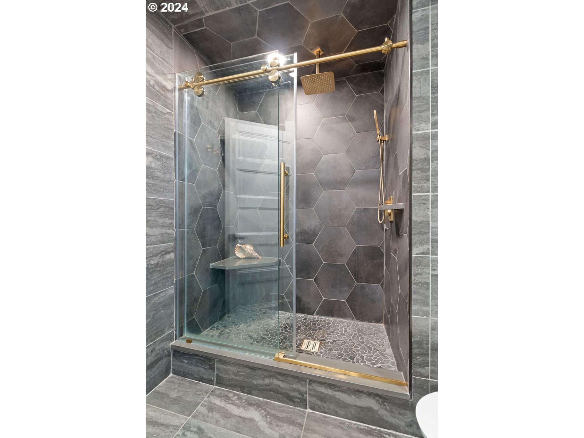 200 Southwest Burnham Road, Unit 410 Lake Oswego, OR 97034 - Photo 17 of 20 Gallery Image 17