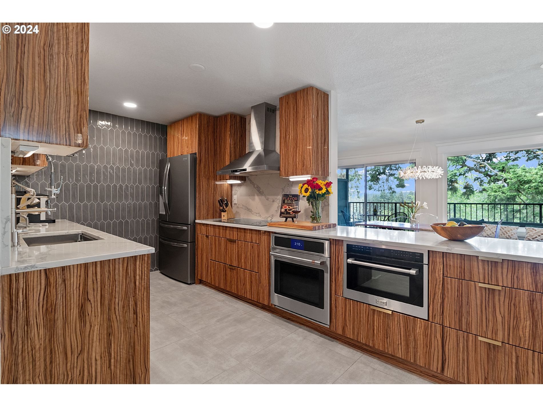 200 Southwest Burnham Road, Unit 410 Lake Oswego, OR 97034 - Photo 2 of 20 Gallery Image 2