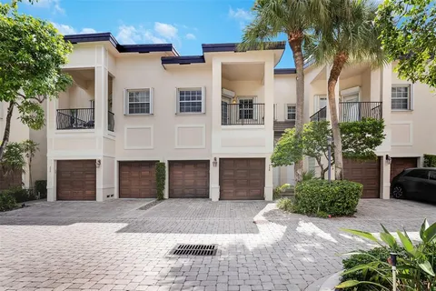 $839,000 | 320 Northeast 7th Avenue, Fort Lauderdale, FL 33301