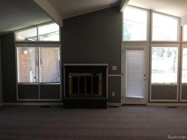 239 Booth Road Troy, MI 48085 - Photo 16 of 27 IMG_5876.jpg