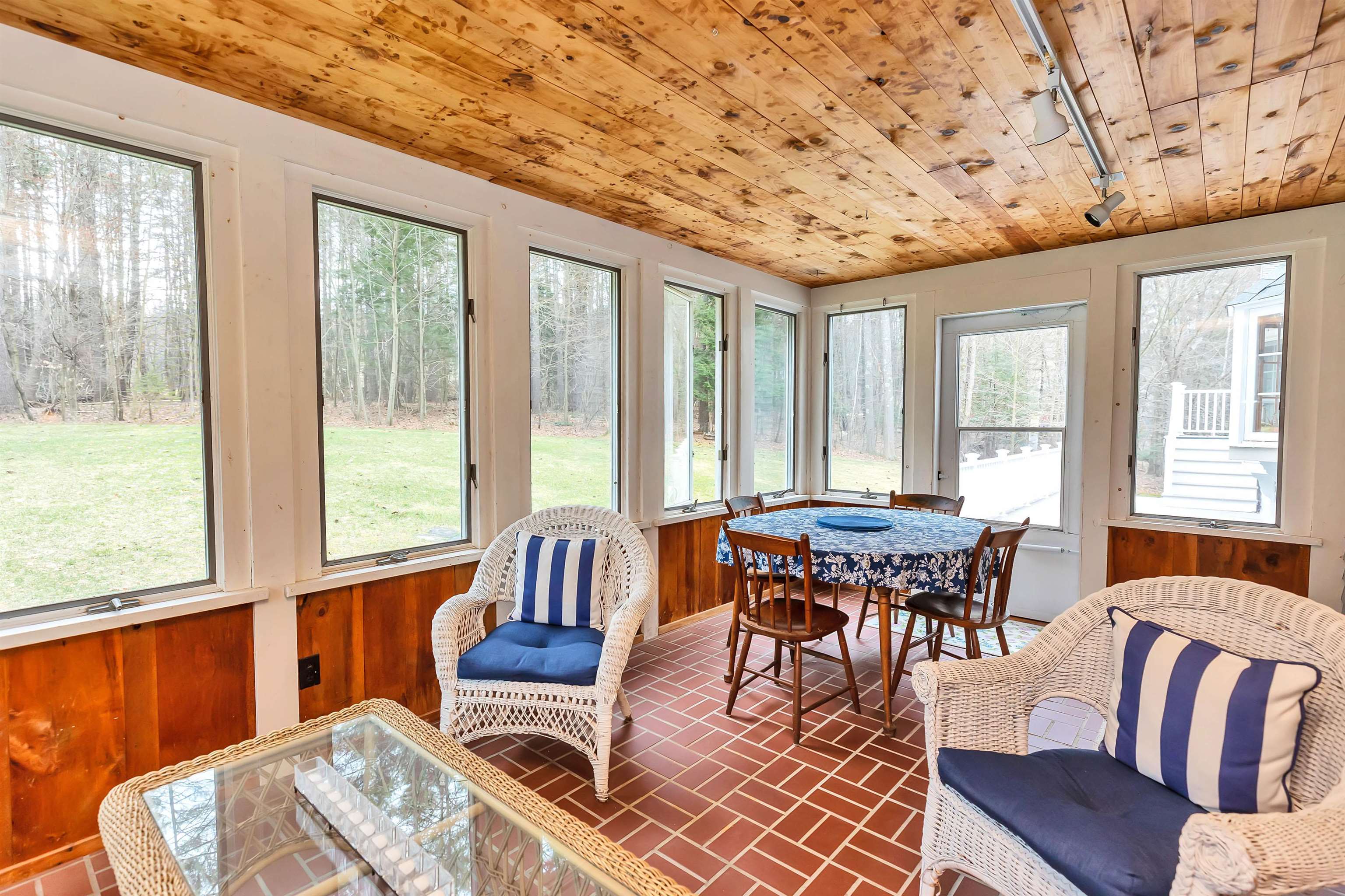 8 Madison Lane Amherst, NH 03031 - Photo 30 of 40 Gallery Image 30