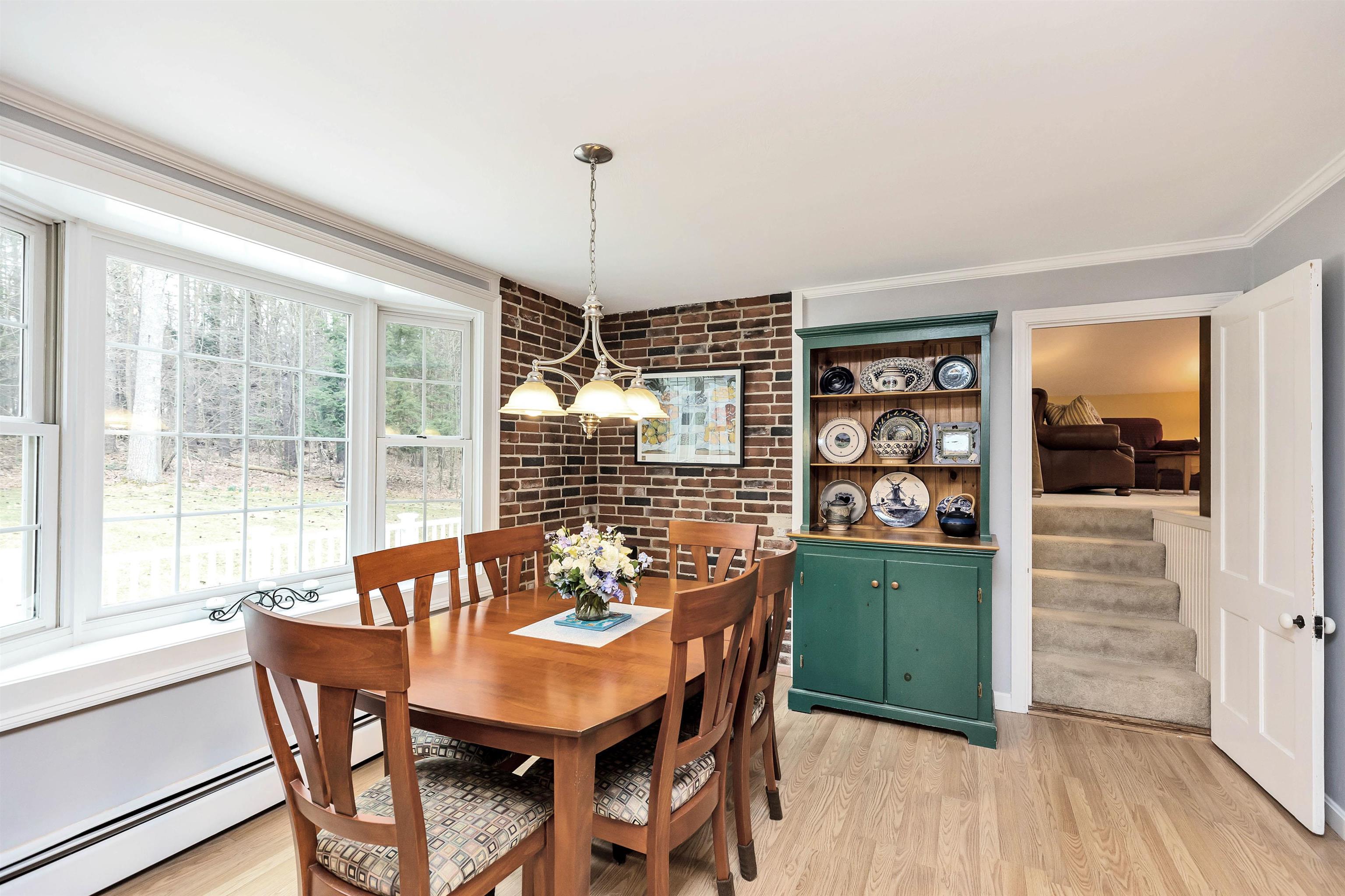 8 Madison Lane Amherst, NH 03031 - Photo 5 of 40 Gallery Image 5
