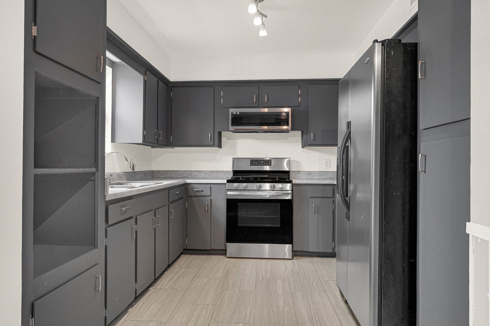 7839 Fondren Road Houston, TX 77074 - Photo 9 of 33