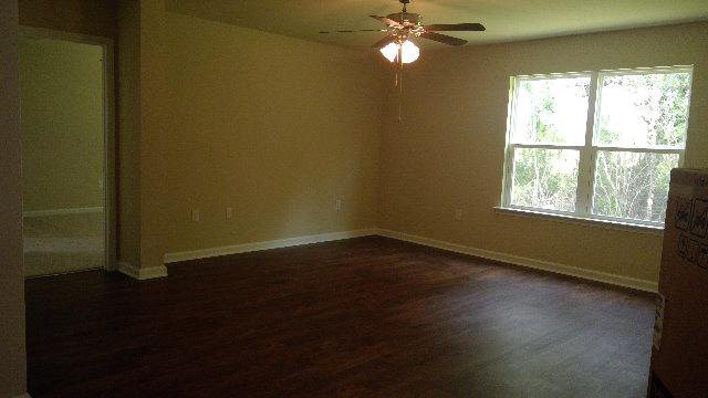 17613 Lewis Smith Drive Foley, AL 36535 - Photo 7 of 14 Living room