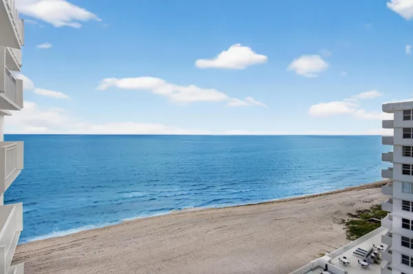$699,000 | 4505 South Ocean Boulevard, Unit 905, Highland Beach, FL 33487