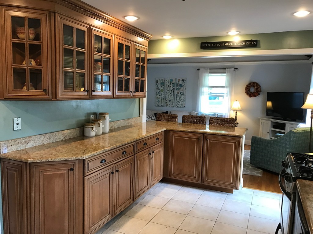 2 Warwick Road Franklin, MA 02038 - Photo 6 of 30 Gallery Image 6