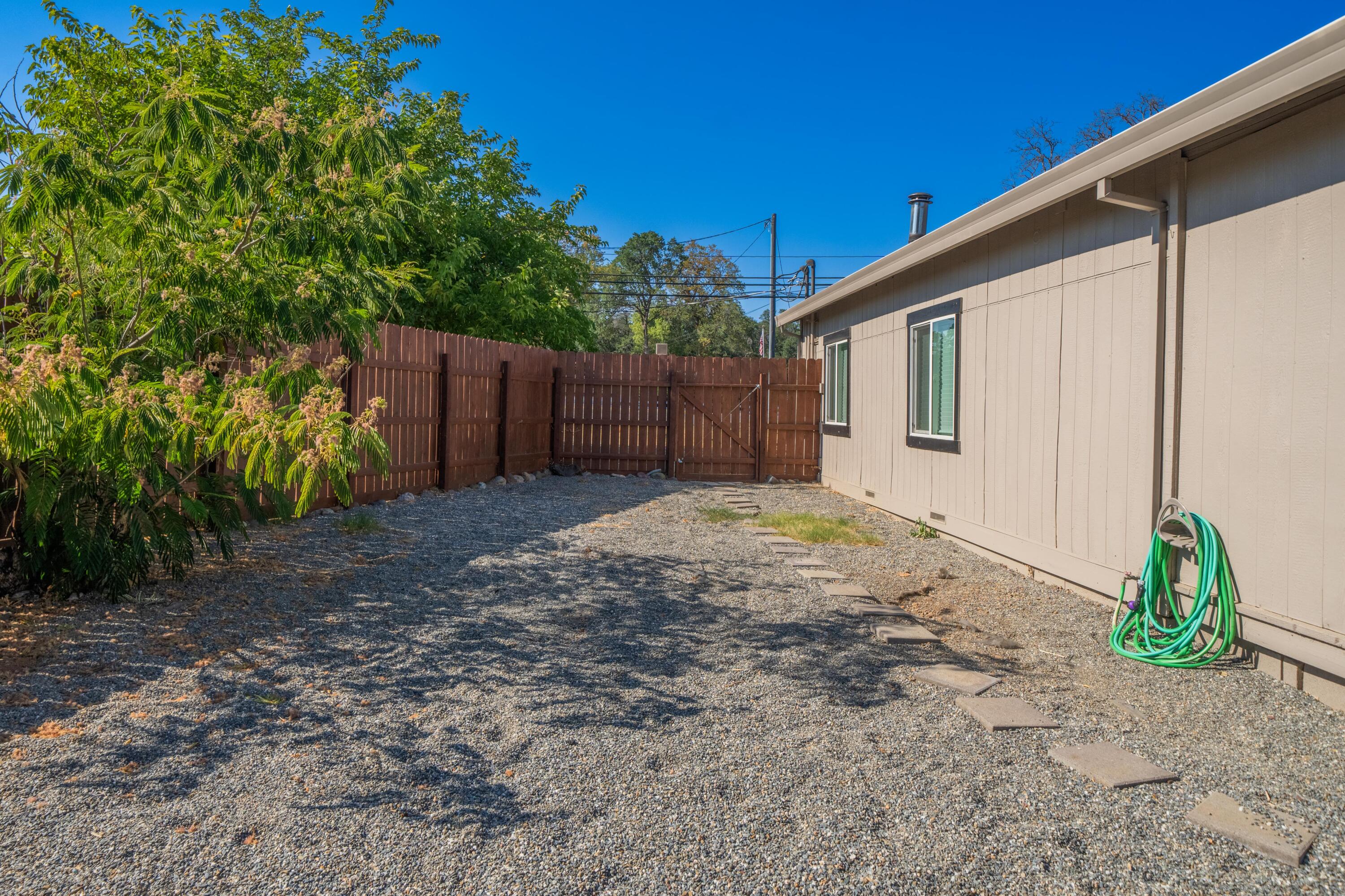 19825 Gas Point Road Cottonwood, CA 96022 - Photo 31 of 54 a view of a backyard