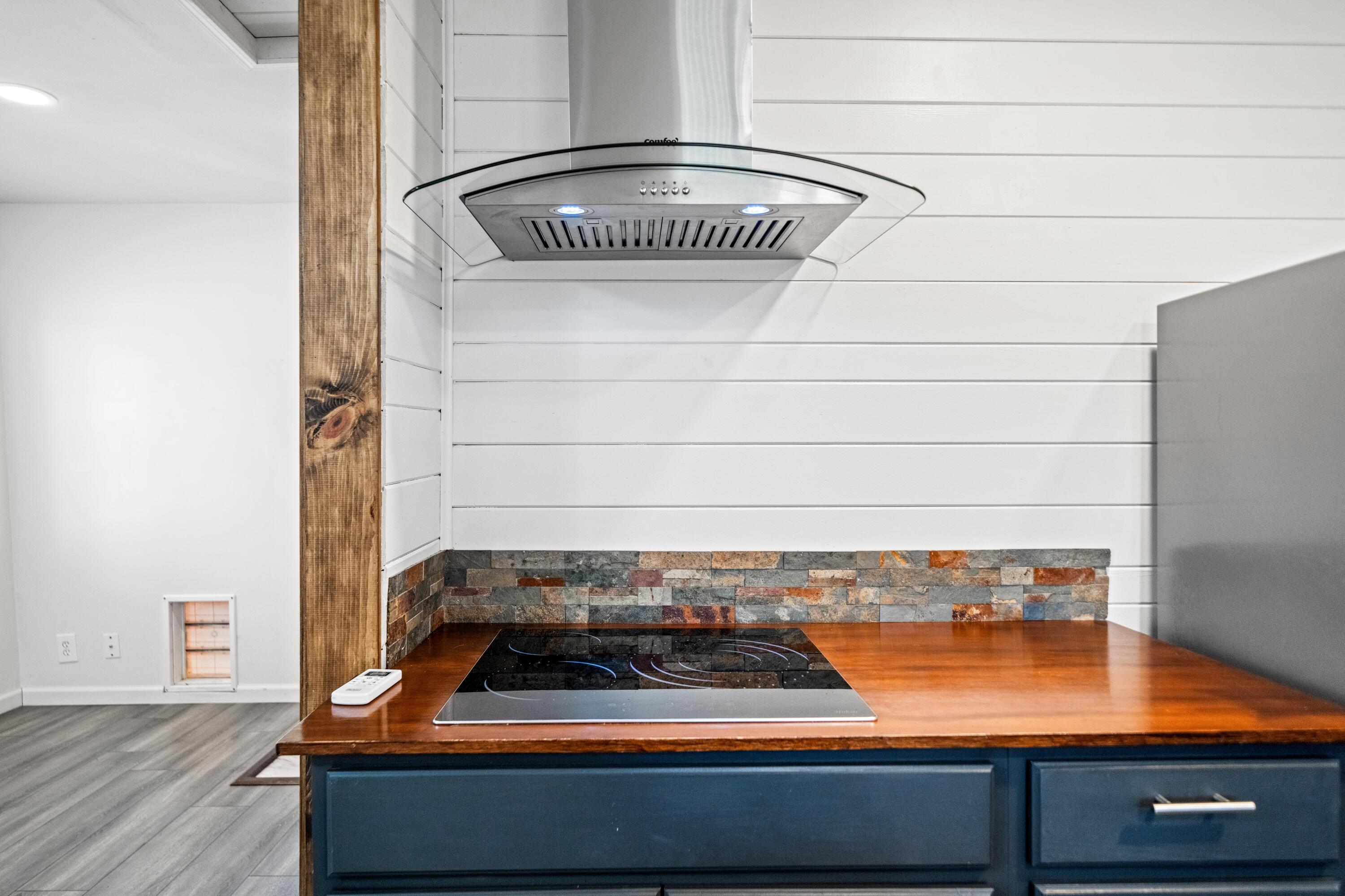 19825 Gas Point Road Cottonwood, CA 96022 - Photo 37 of 54 a close view of bathroom