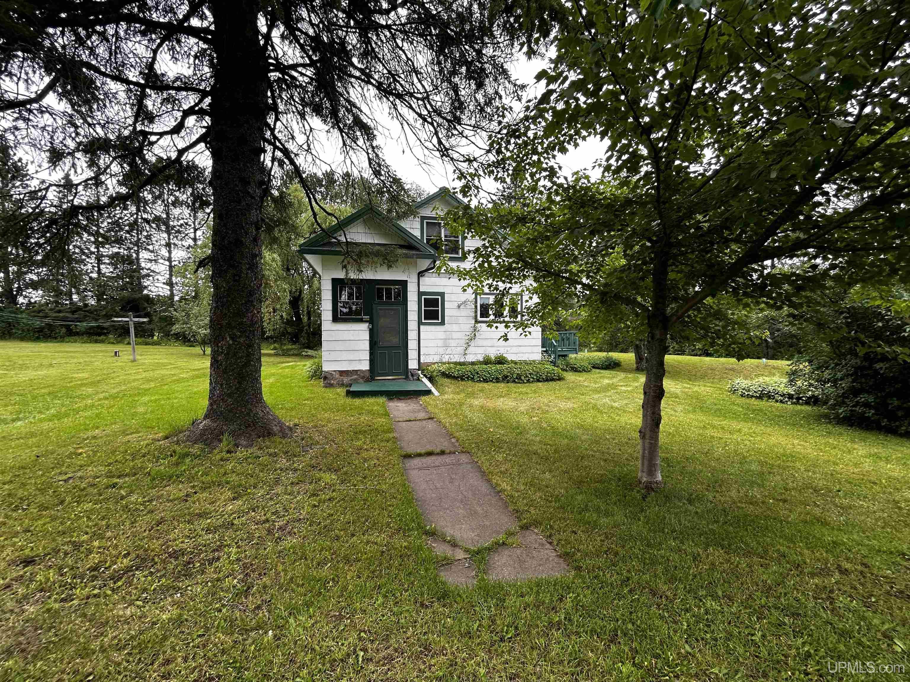 N8803 East End Road Ironwood, MI 49938 - Photo 12 of 64