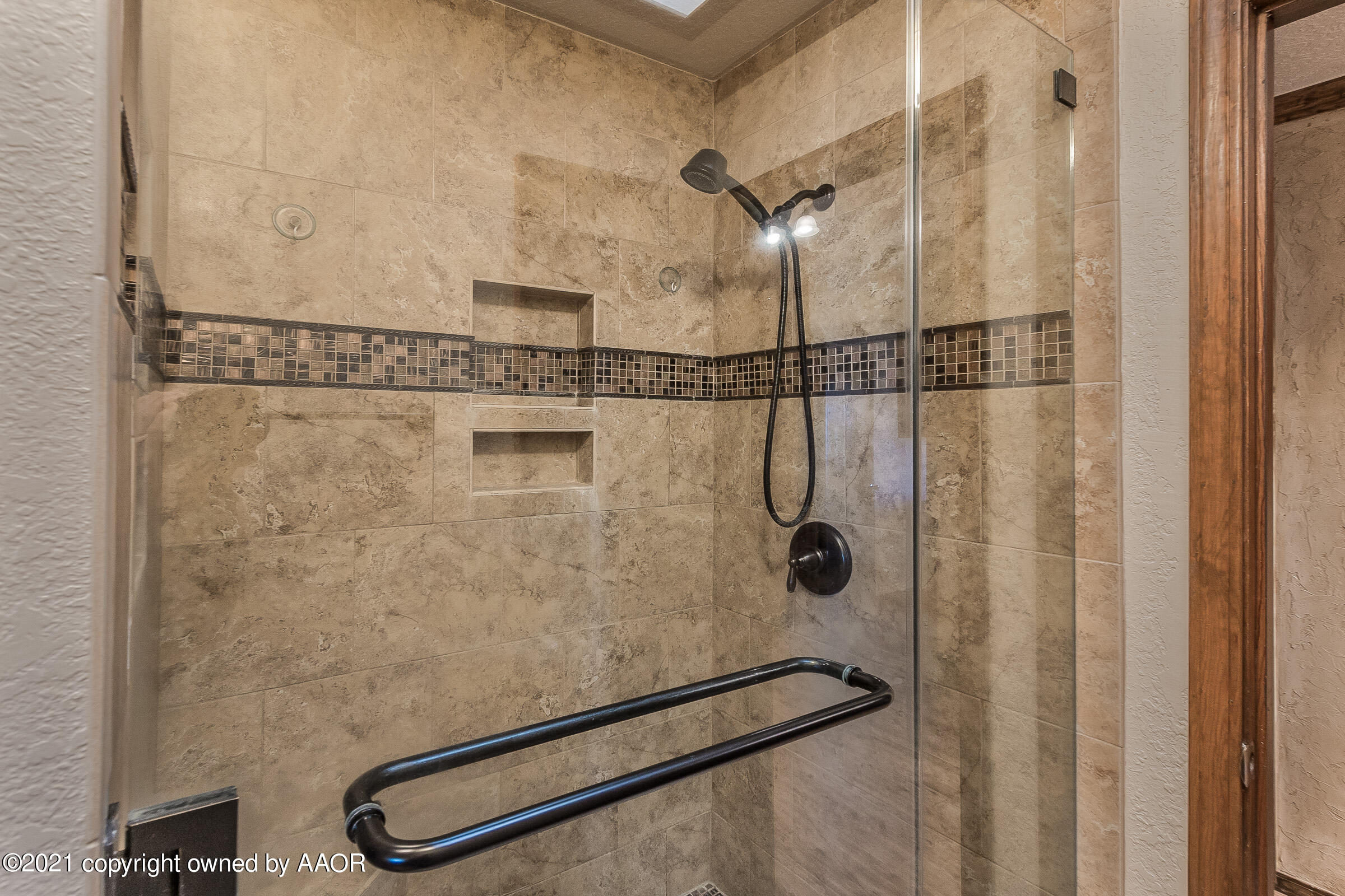 2100 West McAfee Road Amarillo, TX 79118 - Photo 18 of 38 018_Master Shower
