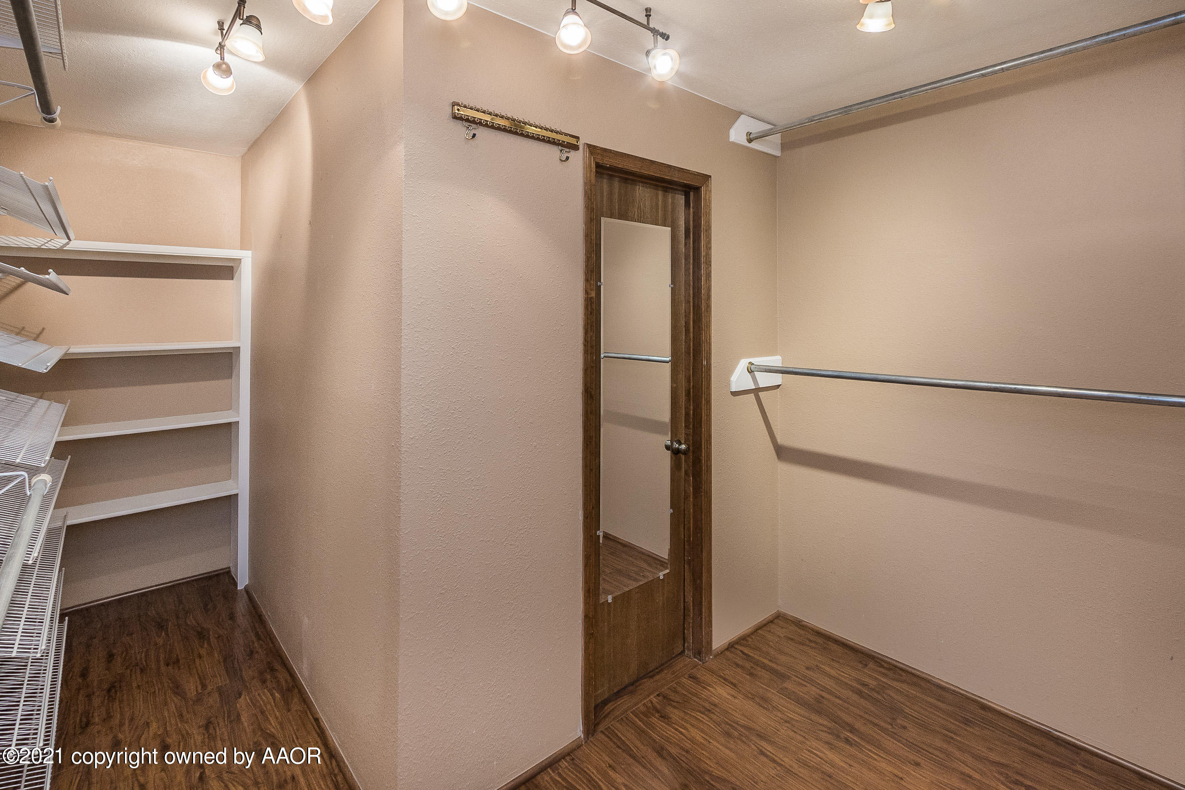 2100 West McAfee Road Amarillo, TX 79118 - Photo 19 of 38 019_Master Closet