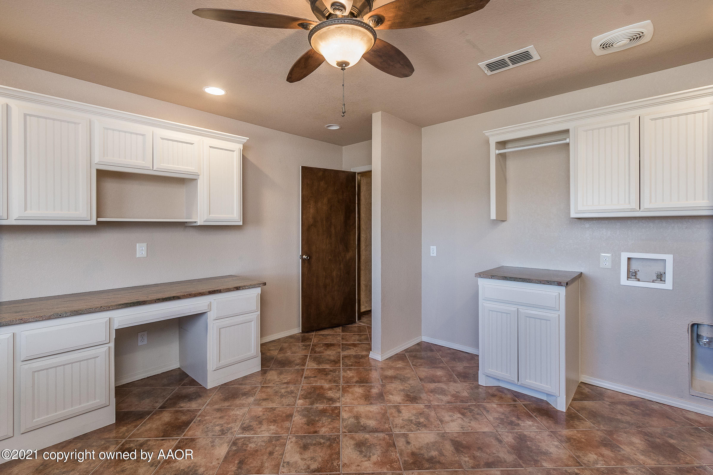 2100 West McAfee Road Amarillo, TX 79118 - Photo 27 of 38 027_Utility Room 2