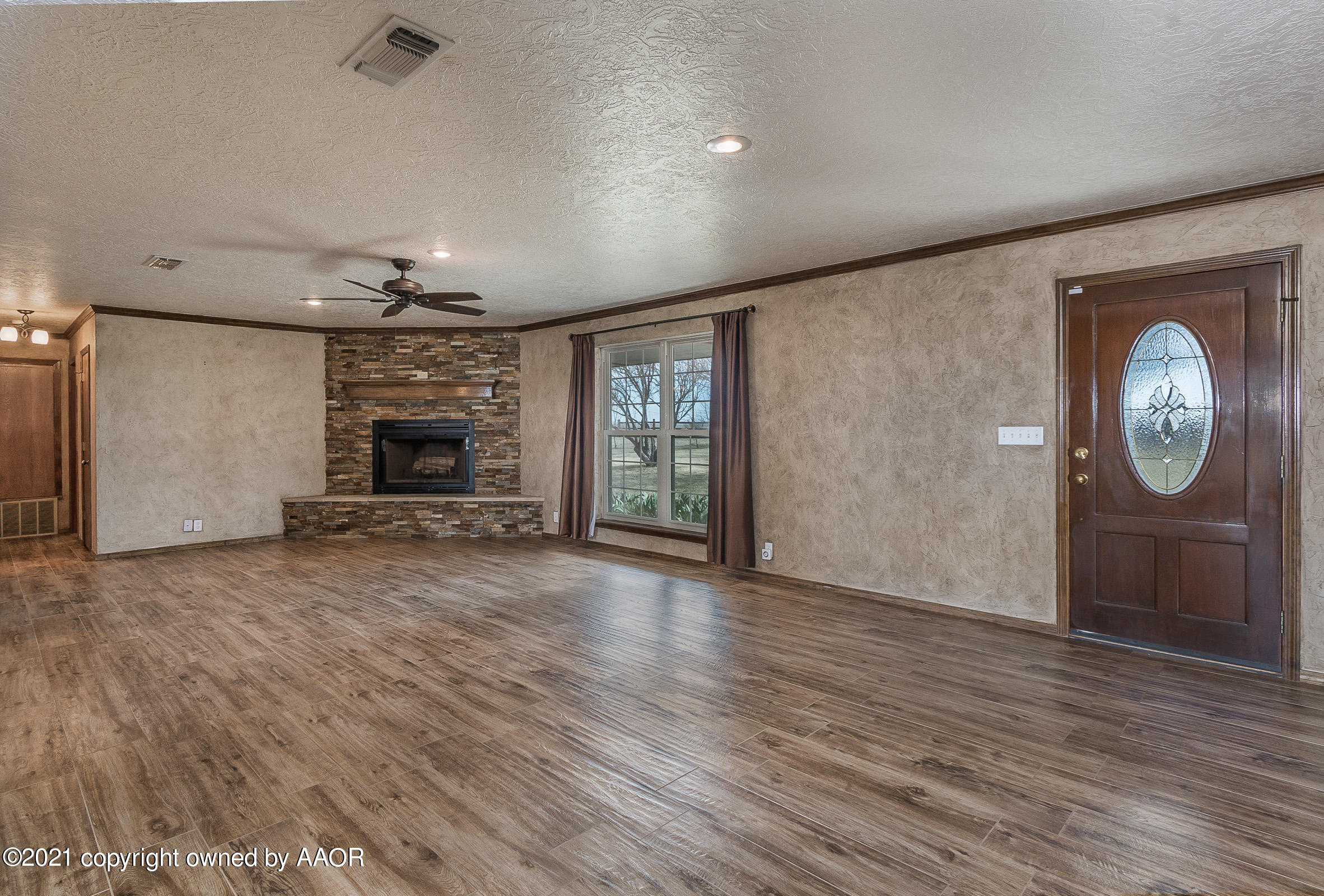 2100 West McAfee Road Amarillo, TX 79118 - Photo 7 of 38 007_Living Room 2