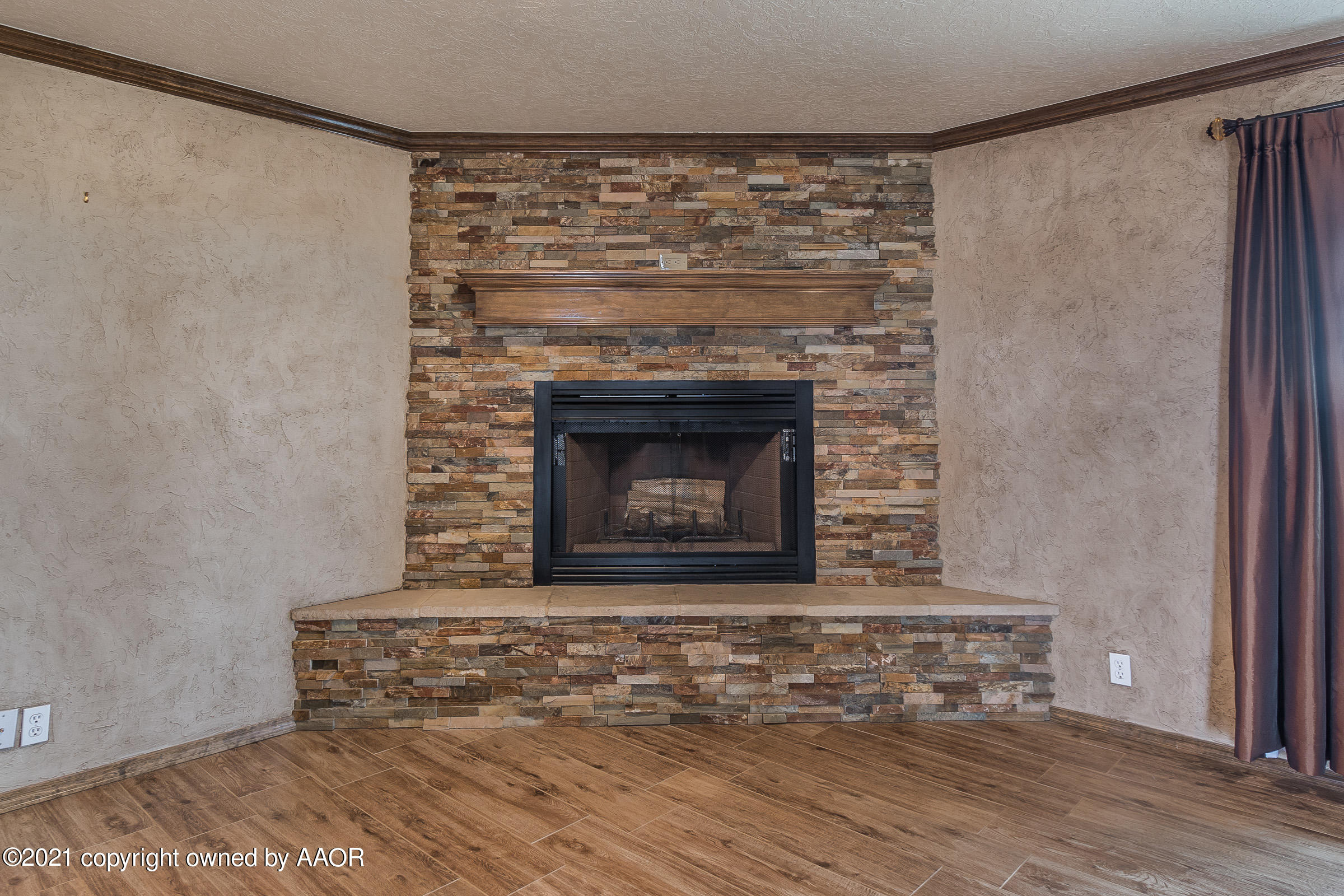 2100 West McAfee Road Amarillo, TX 79118 - Photo 8 of 38 008_Living Room