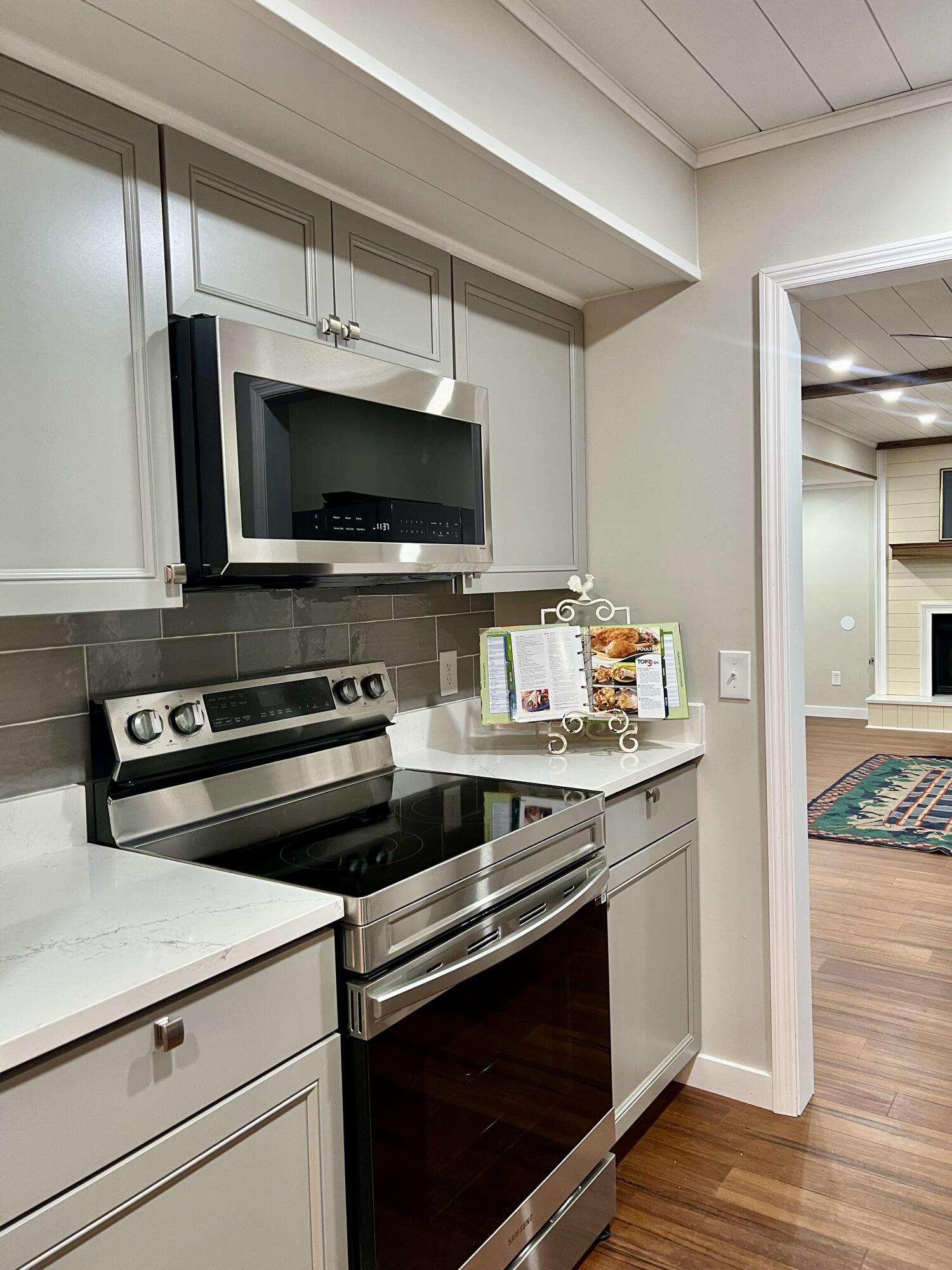 6442 Brookmead Circle Hixson, TN 37343 - Photo 2 of 12 IMG_2733