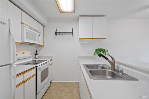 $379,000 | 599 Mission Boulevard, Santa Rosa, CA 95409