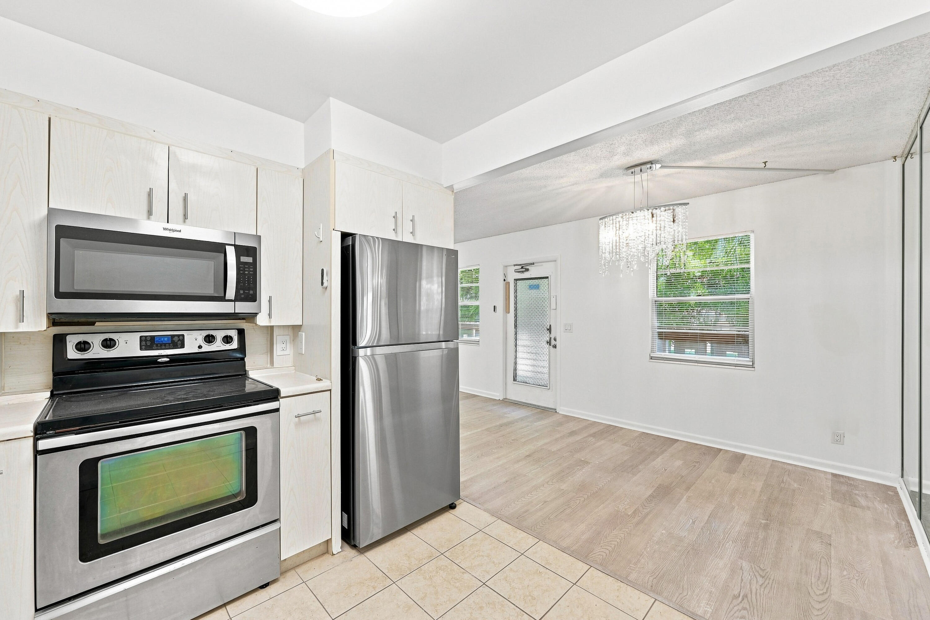 2035 Newcastle B Boca Raton, FL 33434 - Photo 8 of 29 Kitchen