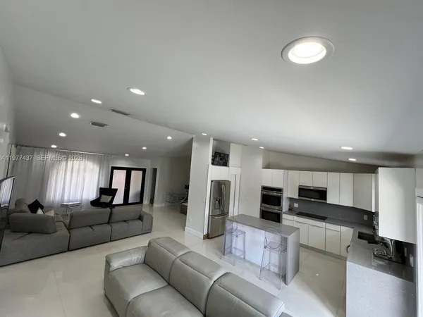 $3,700 | 20789 Southwest 129th Court, Unit 20789, Miami, FL 33177