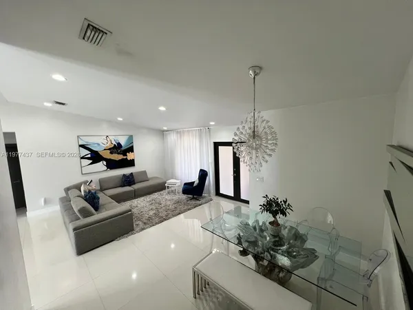 $3,700 | 20789 Southwest 129th Court, Unit 20789, Miami, FL 33177