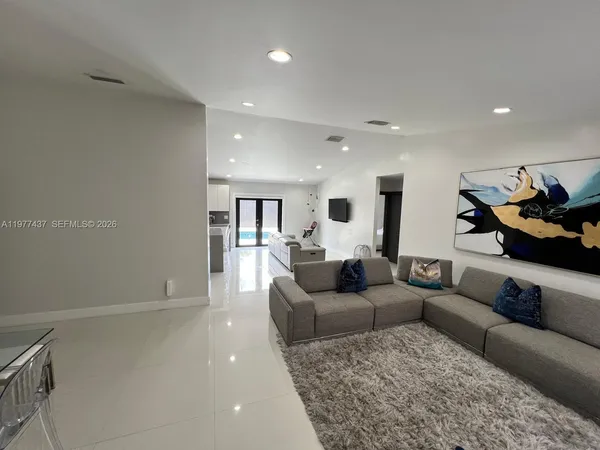 $3,700 | 20789 Southwest 129th Court, Unit 20789, Miami, FL 33177