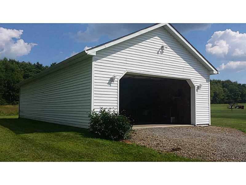 562 Methodist Road Greenville, PA 16125 - Photo 16 of 17 Parking Lot/Garage.