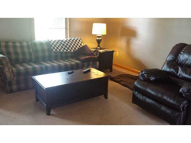 562 Methodist Road Greenville, PA 16125 - Photo 5 of 17 Living Room.