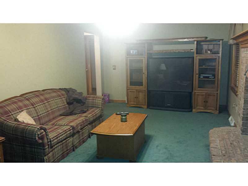 562 Methodist Road Greenville, PA 16125 - Photo 7 of 17 Den/Family/Great Room.