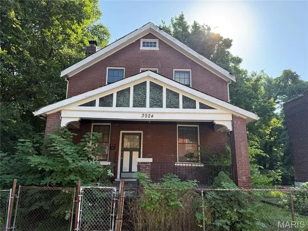 $29,900 | 3924 19th Street, St. Louis, MO 63107
