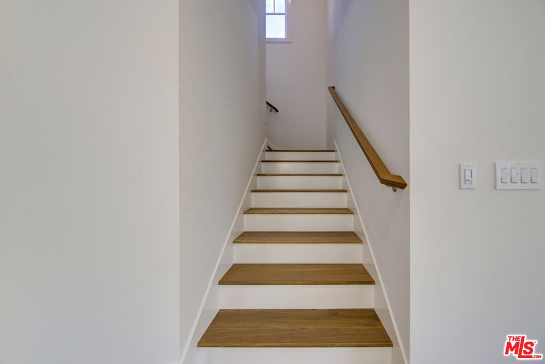 10810 Valley Spring Lane Studio City, CA 91602 - Photo 19 of 36 a view of entryway