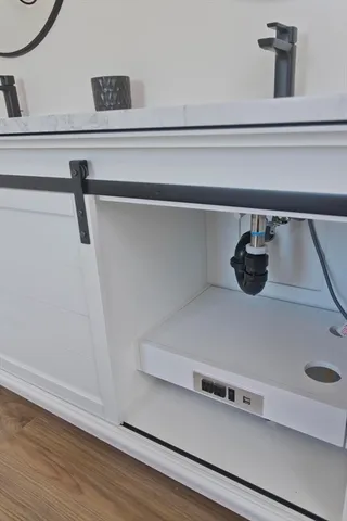 a close view of sink