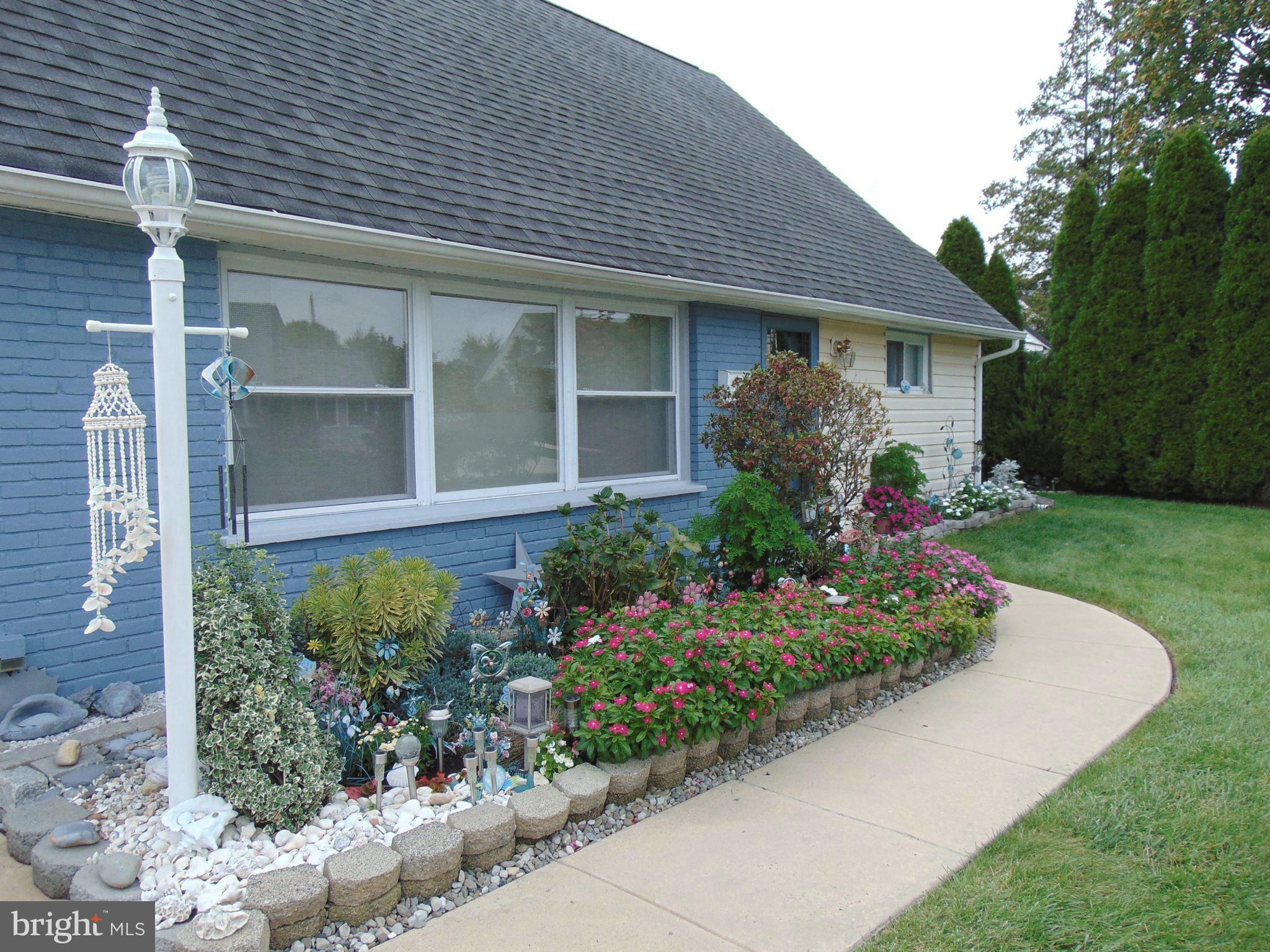 21 Cleft Rock Road Levittown, PA 19057 - Photo 3 of 54