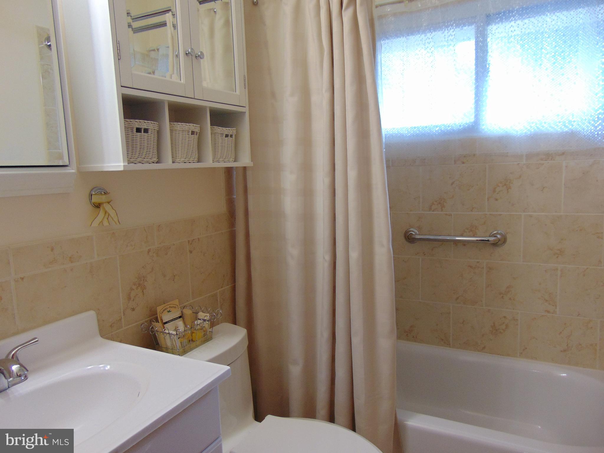 21 Cleft Rock Road Levittown, PA 19057 - Photo 40 of 54 Full Bath Main Level