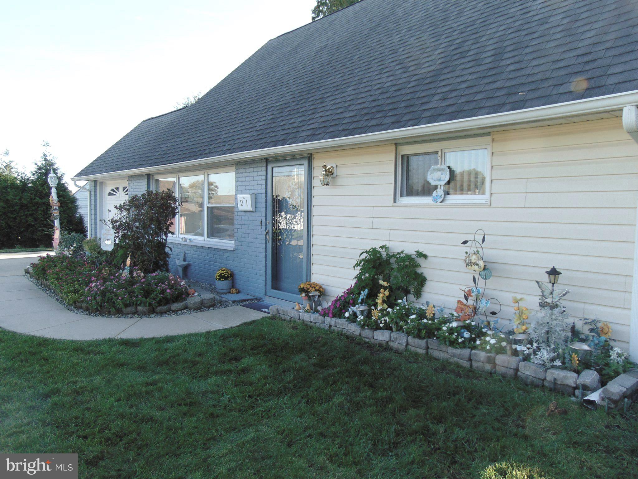 21 Cleft Rock Road Levittown, PA 19057 - Photo 6 of 54