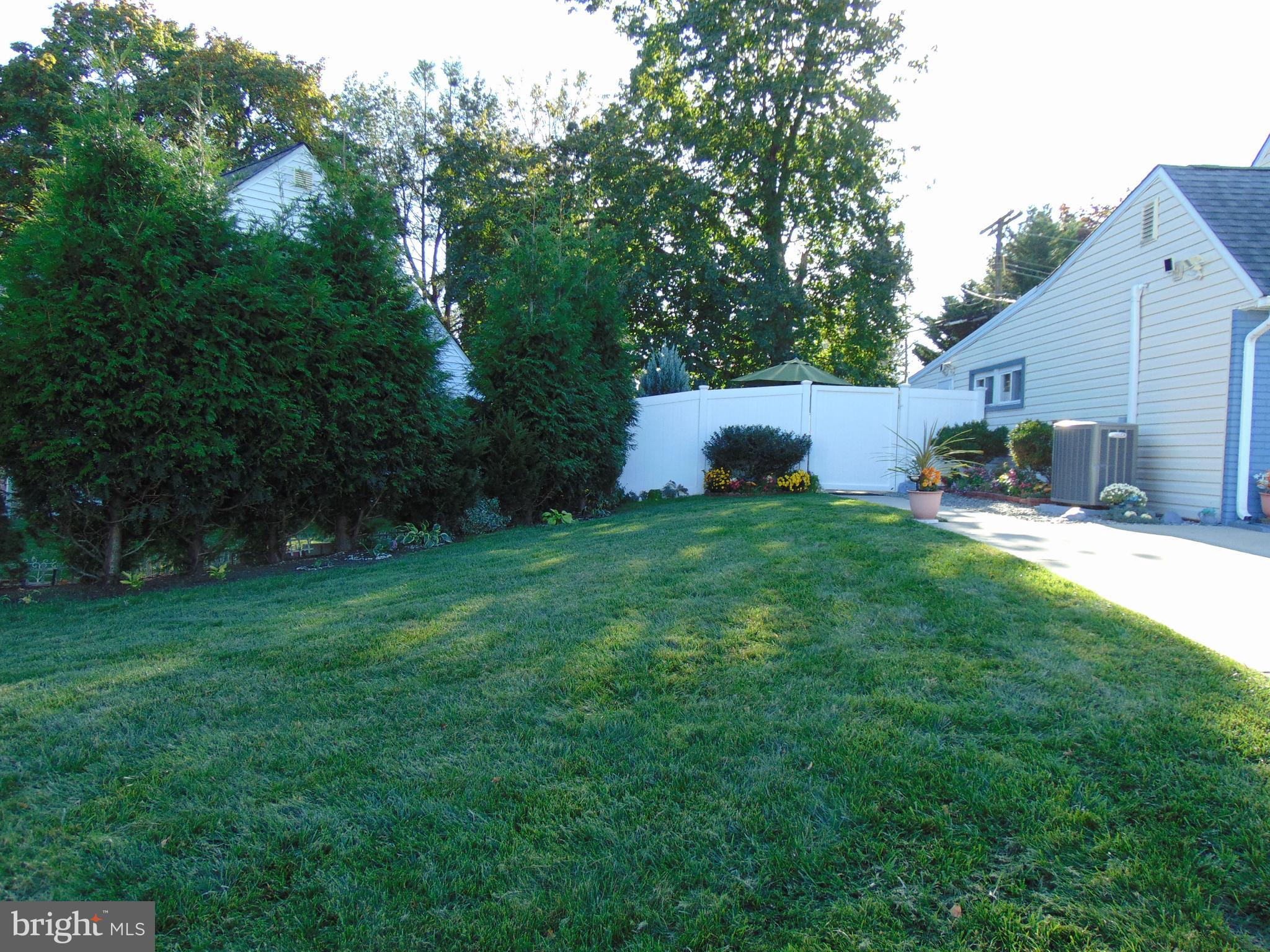21 Cleft Rock Road Levittown, PA 19057 - Photo 9 of 54 Side Yard