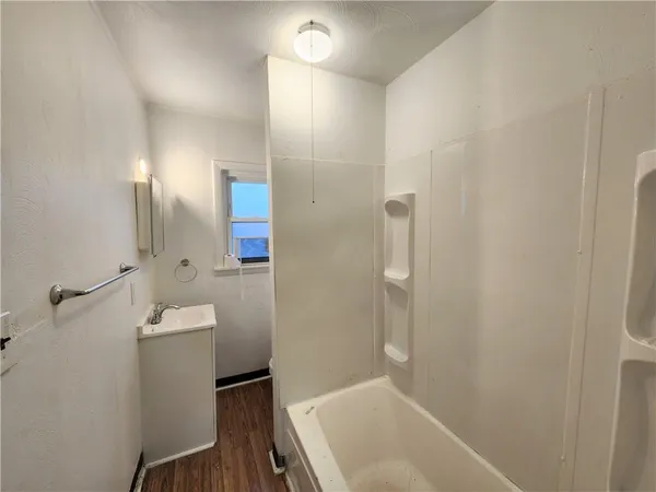 $1,200 | 2419 Banker Street, McKeesport, PA 15132