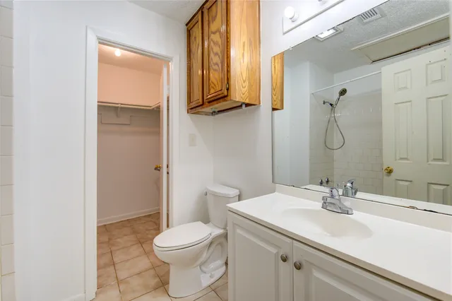 $1,500 | 212 Quaker Drive, Unit B1, Friendswood, TX 77546