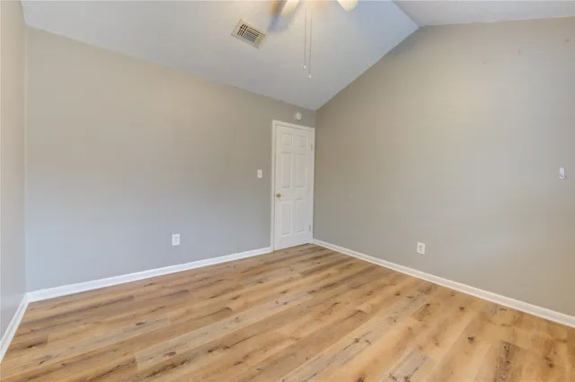 $1,500 | 212 Quaker Drive, Unit B1, Friendswood, TX 77546