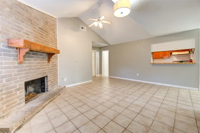 $1,500 | 212 Quaker Drive, Unit B1, Friendswood, TX 77546