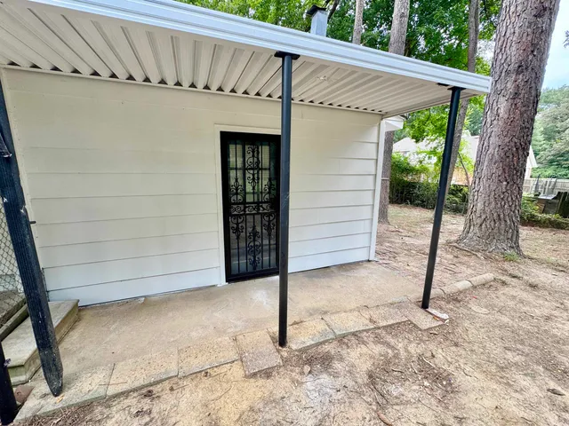 a view of a house with a garage
