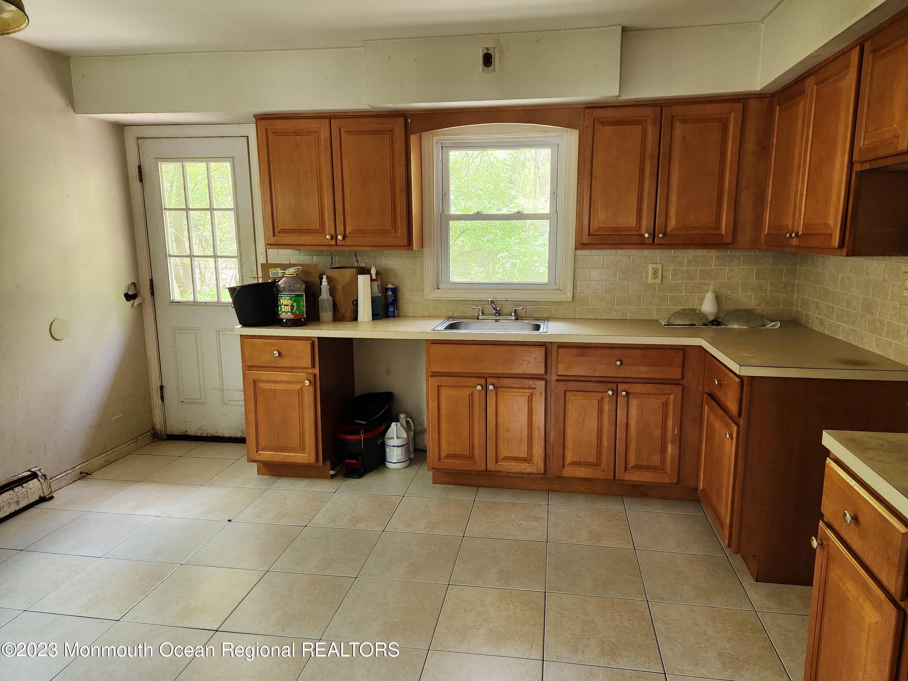 725 Green Valley Road Jackson, NJ 08527 - Photo 4 of 11 20230507_123244