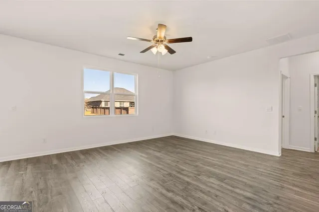 an empty room with an empty space