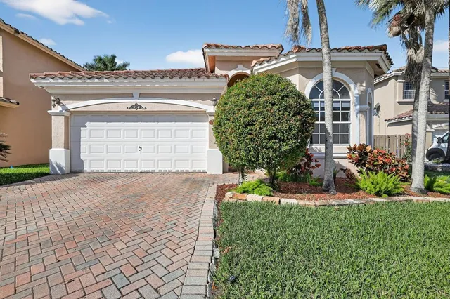 $590,000 | 2130 Northwest 100th Avenue, Pembroke Pines, FL 33024